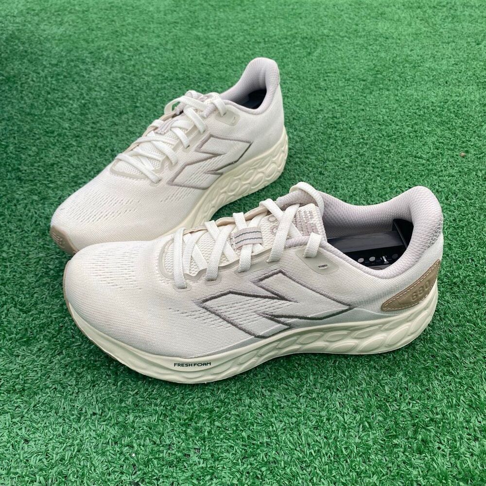 NEW BALANCE FRESH FOAM 680 V8 - Women’s Running Shoes - SIZE 8 WIDE
